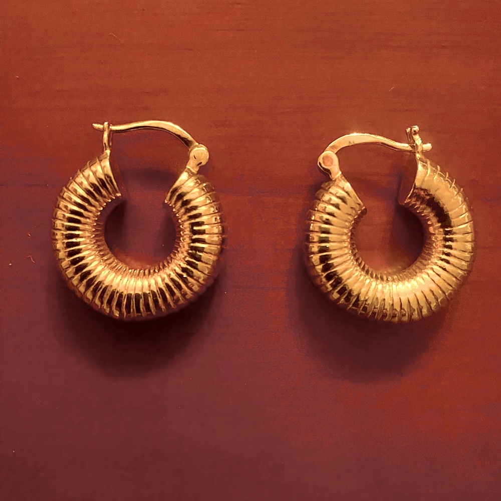 22K Gold plated ribbed chunky hoops, excellent condition. Great gift!